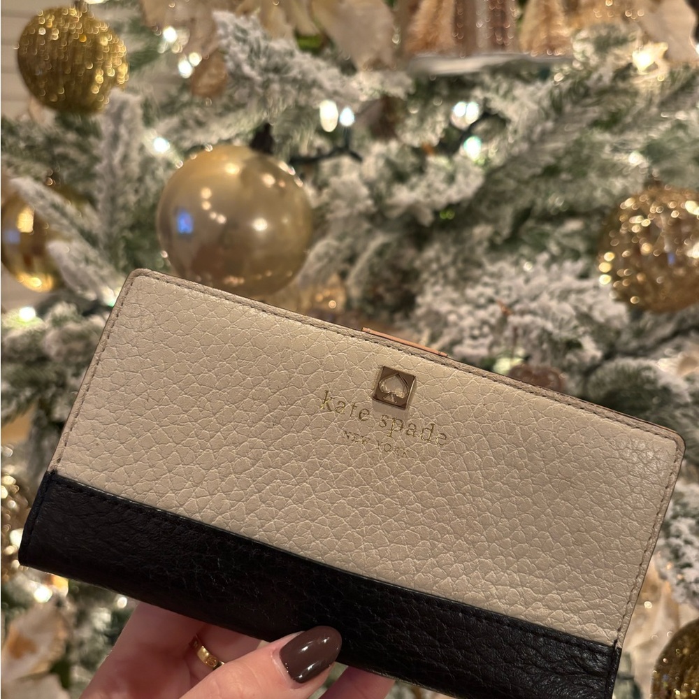 Kate Spade Beige and Black Wallet